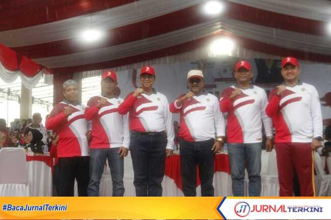 Foto bersama usai acara pembukaan gerak jalan (JurnalTerkini.id/edy kencana)