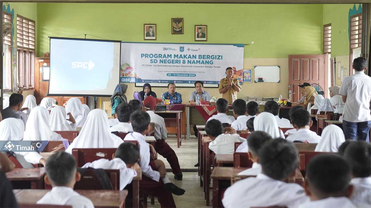 Program makan bergizi gratis yang digelar PT Timah di SDN 8 Desa Baskara Bakti, Kecamatan Namang, Kabupaten Bangka Tengah, Kepulauan Bangka Belitung pada Senin (9/12/2024). (timah)