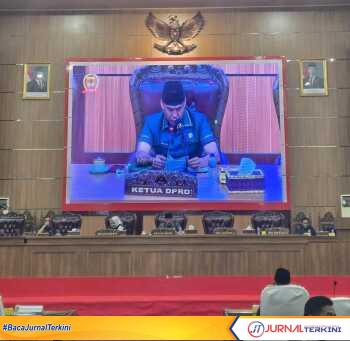 Ketua Dewan Perwakilan Rakyat Daerah (DPRD) Kabupaten Musi Rawas, Sumatera Selatan, Cik Olah memimpin rapat paripurna penetapan bupati dan calon wakil bupati terpilih Kabupaten Musi Rawas periode 2025-2030, Sabtu (11/1/2025). (JurnalTerkini.id/alam budi kesuma)
