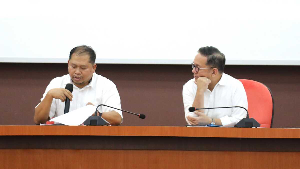 Kepala Kantor KSOP Khusus Batam, Capt. Bharto Ari Raharjo, M.Si., dan Direktur Badan Usaha Pelabuhan, Dendi Gustinandar (Foto: humasbpbatam)
