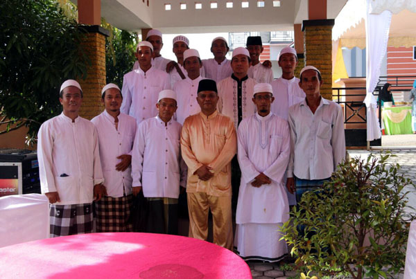 Anggota DPRD Karimun Dapil Meral-Tebing Rodiansyah usai menggelar pertemuan dengan warga. Anggota DPRD Karimun Dapil Meral-Tebing Rodiansyah usai menggelar pertemuan dengan warga.