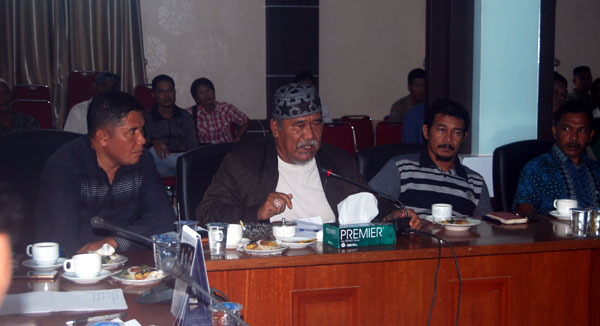 Anggota Komisi 3 Zainuddin Ahmad menyampaikan pendapat dan pandangan dalam hearing bersama LMB
