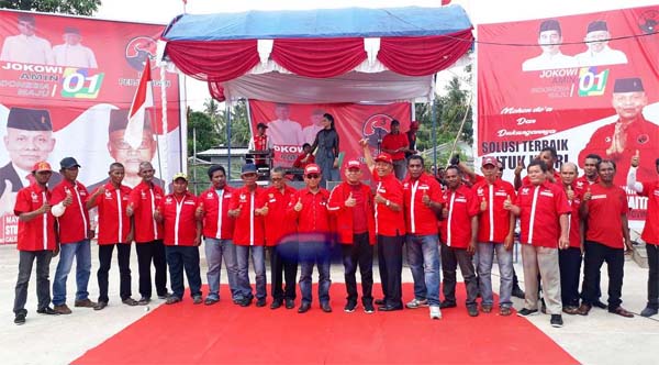 Foto bersama usai menggelar kampanye terbuka