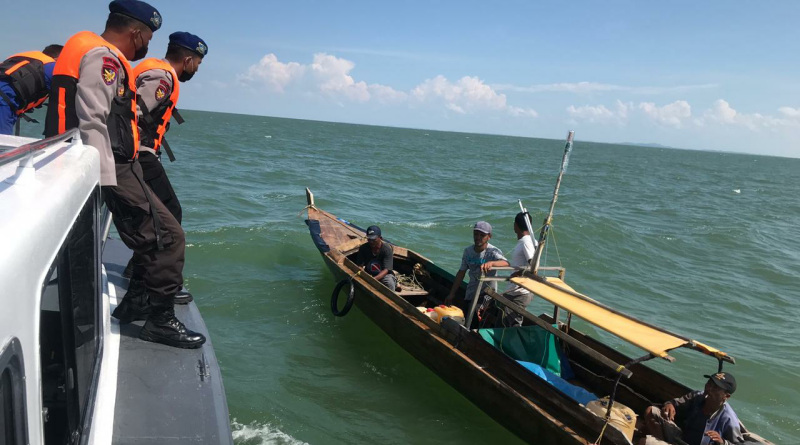 IMG_20200616_161544 Tim SAR gabungan mencari nelayan yang hilang di perairan Pulau Nipah (foto: Istimewa)