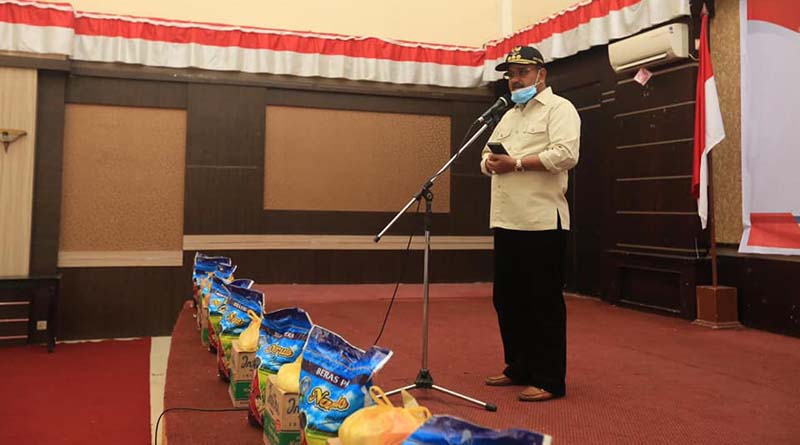 Bupati Karimun Aunur Rafiq memberikan kata sambutan. (foto: Dok. Humas Pemkab Karimun)