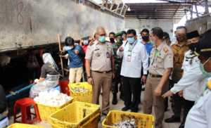Barantan RI dan Karantina Pertanian Karimun di Dermaga PT Saricotama Indonesia, Kecamatan Kundur, Kabupaten Karimun, Rabu 15 Juli 2020 lalu