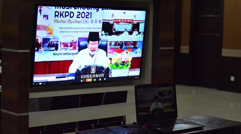 Plt Gubernur Kepri Isdianto memimpin Musrenbang RKPD online tingkat Provinsi Kepri. (foto: Dok Humas Pemkab Karimun)