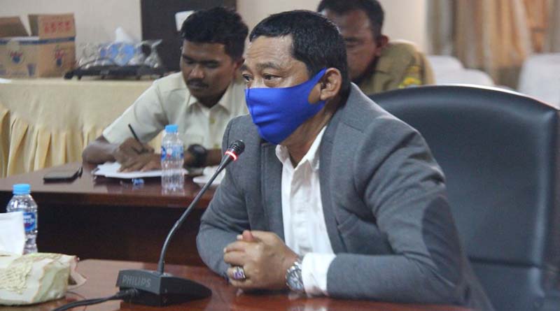 Anggota DPRD Karimun Zaizulfikar dalam raker Komisi 1 bersama Dinas Pendidikan. (foto: Dok. Humas DPRD Karimun)