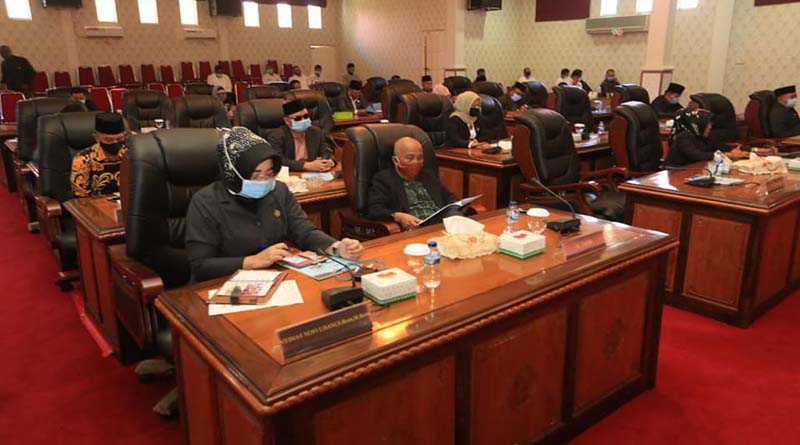 paripurna-LKPJ-Bupati-Karimun-6