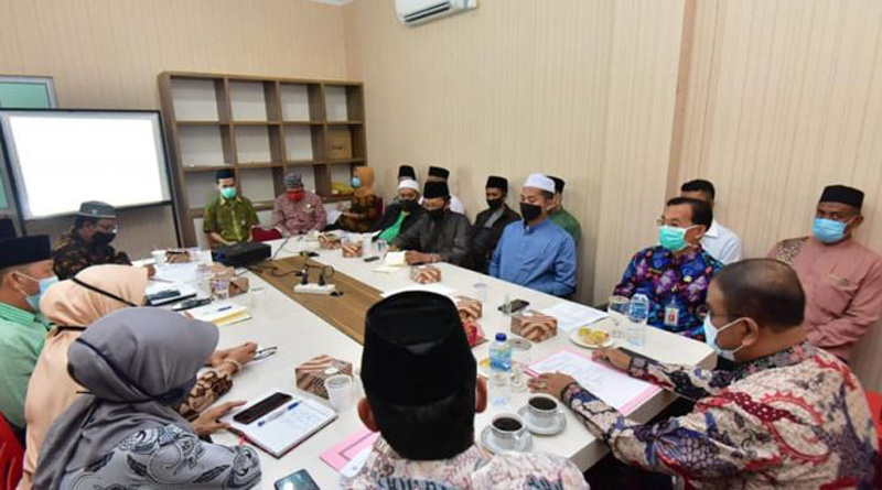 Pertemuan dengan pimpinan pondok pesantren membahas penanganan dan pencegahan COVID-19. DPRD Karimun dorong pesantren berperan tanggulangi COVID-19. (foto: istimewa)