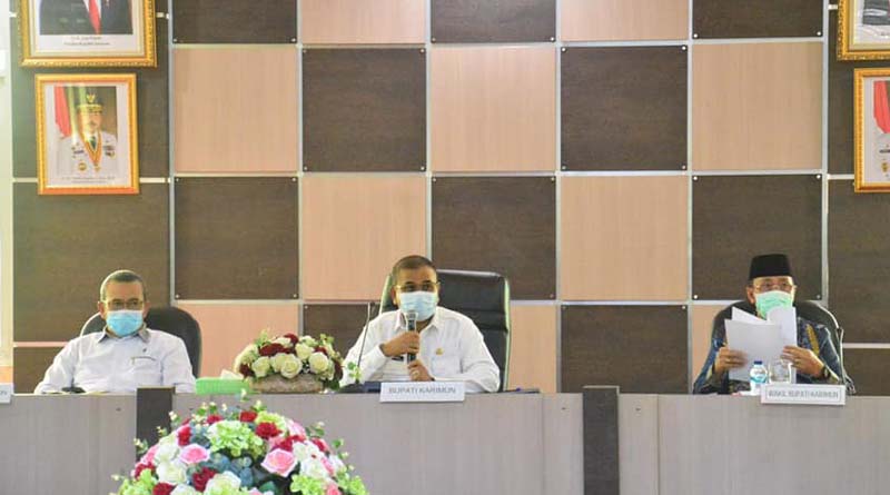 Ketua DPRD Karimun M Yusuf Sirat, Bupati Karimun Aunur Rafiq dan Wakil Bupati Anwar Hasyim. (foto: Dok. Humas Pemkab Karimun)