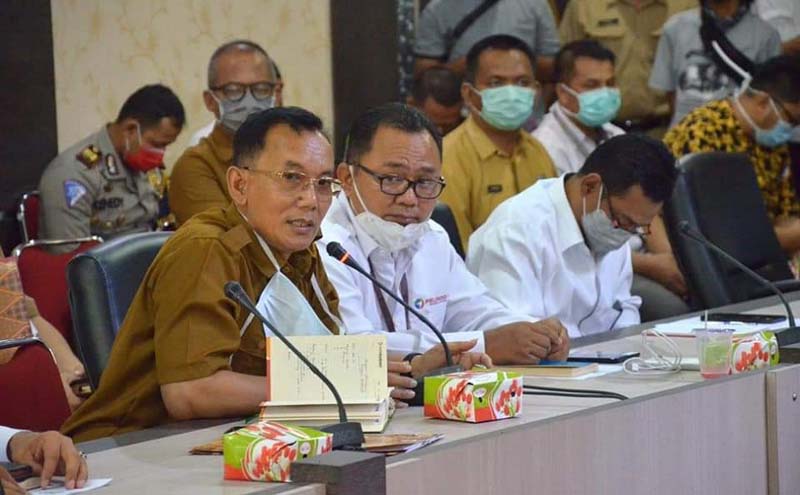 Kadis kesehatan rachmadi Kepala Dinas Kesehatan Karimun Rachmadi dalam sebuah pertemuan di Kantor Bupati Karimun beberapa waktu lalu (foto: Dok. Humas Pemkab Karimun)