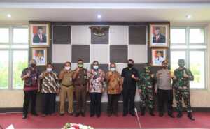 monitoring-covid-19-kejati-kepri-di-karimun-6