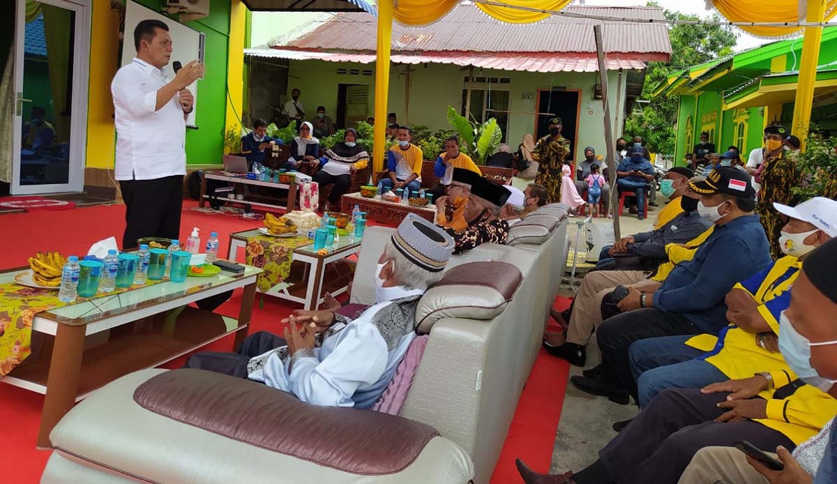Anggota DPR Ansar Ahmad reses di Karimun Anggota DPR Ansar Ahmad mengadakan pertemuan dengan warga dalam reses di Karimun, Senin (21/9/2020). Ansar Ahmad Optimis Karimun Semakin Diminati Investor. (foto: yra)