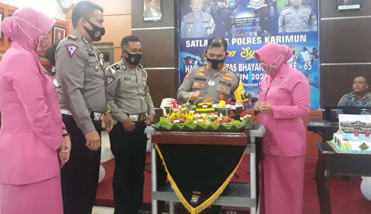 Perayaan Harlantas ke-65 Bhayangkara di Polres Karimun.