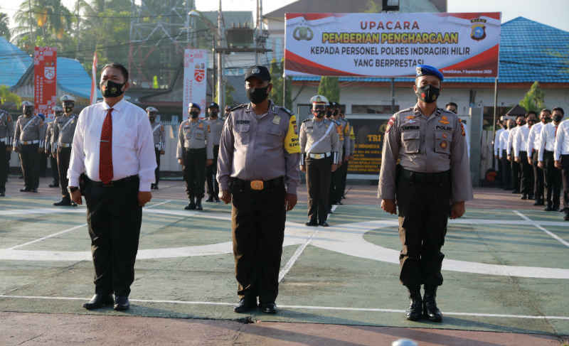 Kapolres Sematkan Penghargaan Kepada 26 Personel yang Berprestasi