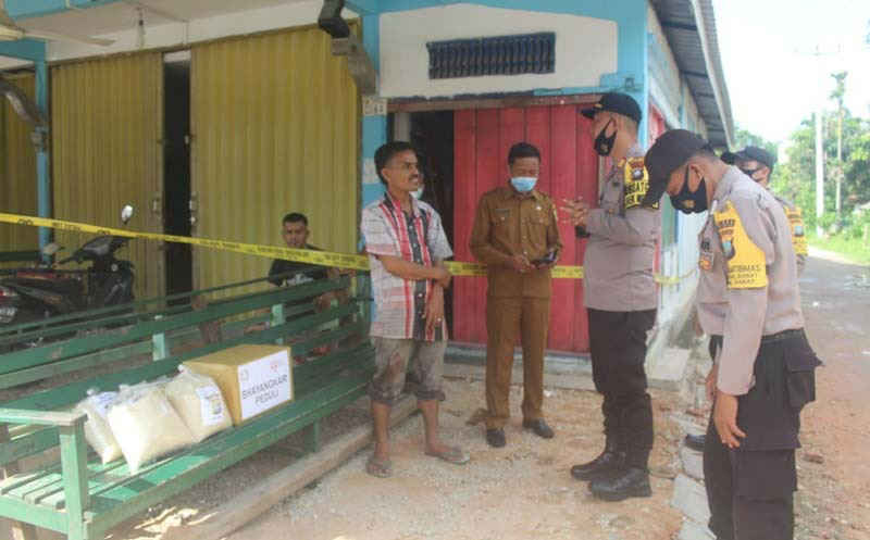 Polres Karimun Beri Santunan Korban Ruko Terbakar. (Foto: yra)