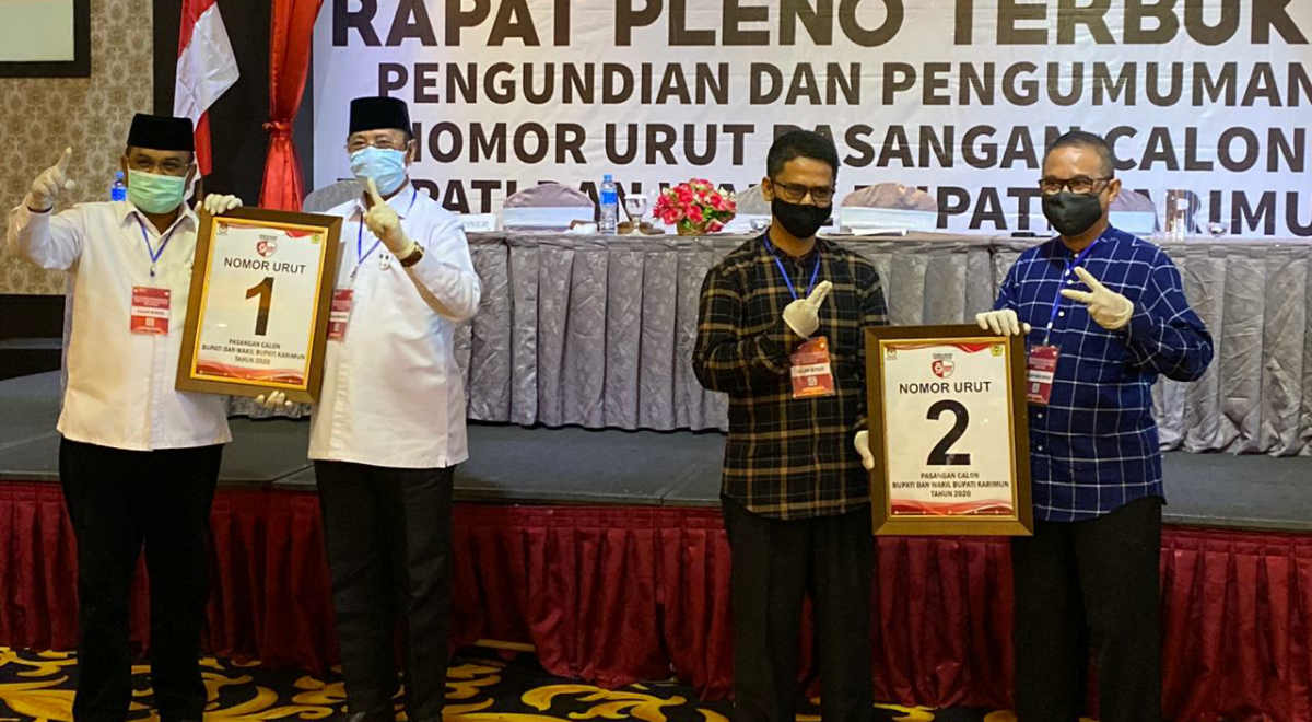 Pasangan ARAH dan BERSINAR berfoto bersama usai pencabutan nomor undi beberapa waktu lalu. (Foto: Istimewa)
