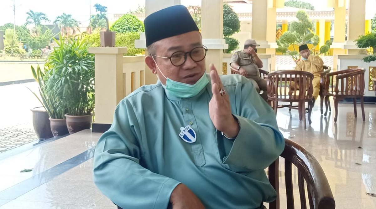 Sekda Karimun Firmansyah Pembina BUMD sekaligus tim penguji dan Sekda Karimun Muhammad Firmansyah. (foto: yra)