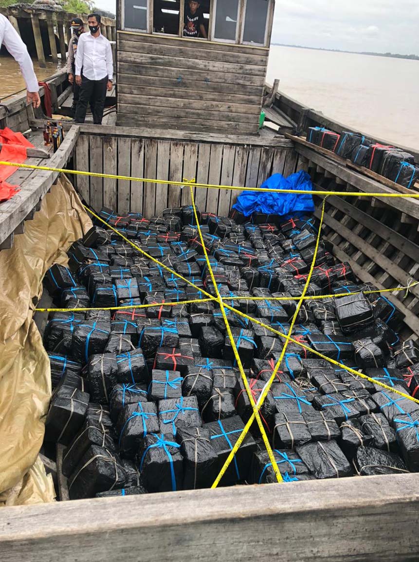 Polres Inhil gagalkan penyelundupan miras dari Singapura.