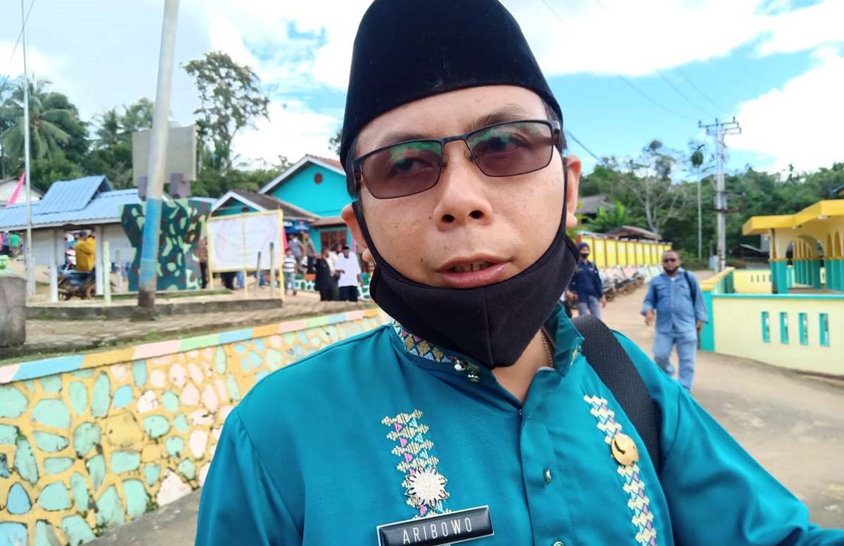 Camat Belat Aribowo Camat Belat Aribowo Hadibroto (foto: yra)