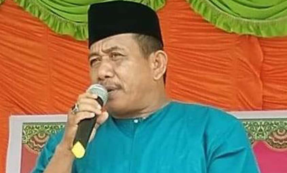 Kepala Desa Pulau Burung Kades Pulau Burung Usman. Kades Pulau Burung: Terima Kasih Disdukpecapil Inhil, Warga Kami Tertolong. (foto: abd)