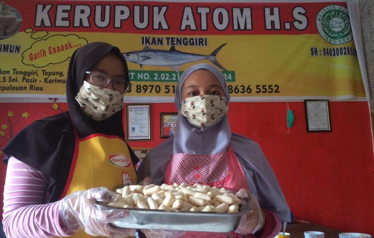 Kerupuk Atom HS, UMKM di Kabupaten Karimun bertahan dan berinovasi di tengah pandemi COVID-19. (foto: istimewa)