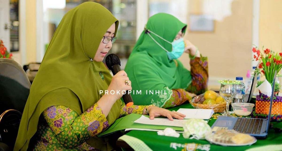 Hj. Zulaikhah Wardan membuka kegiatan revitalisasi Perangkat Muslimat NU, Rabu (28/10/2020). (Foto: Humas Prokopim Pemkab Inhil)