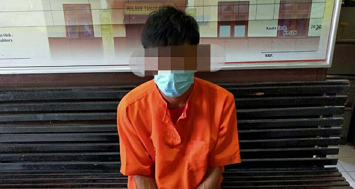 Tersangka BD, diduga bandar narkoba setelah diamankan Polsek Tanah Merah (foto: abd)
