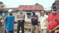rumah korban kebakaran di tembilahan-1 etua Kadin Inhil dan pembina Yayasan Vioni Bersaudara, Kapolsek Tembilahan Hulu meninjau lokasi kebakaran dan rencana akan dibangun. (foto: jurnalterkini.id/abd)
