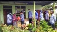 ASN Polres Inhil berbagi tali asih dengan pensiunan HUT Korpri ASN Polres Inhil berbagi tali asih dengan pensiunan dan purnawirawan Polri dalam rangkat HUT KORPRI ke-49. (Foto: Abdullah)
