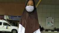Diana, bocah di Karimun 8 tahun hidup tanpa anus. (Foto: yra)