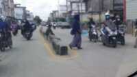 IMG-20201113-WA010120201113 Pengemis di lampu merah jalan Tembilahan marak,. (foto: abd)