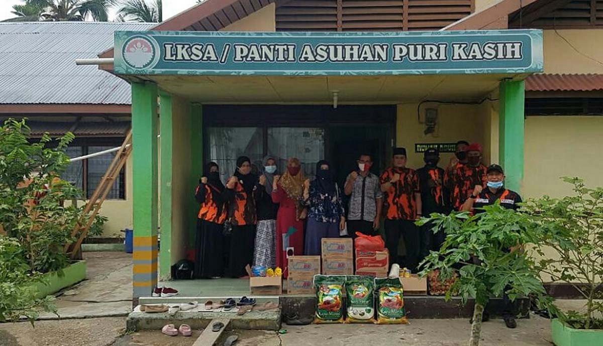 MPC PP Inhil kunjungi Panti Asuhan Puri Kasih MPC Pemuda Pancasila Inhil berkunjung ke Panti Asuhan Puri Kasih Tembilahan, Jumat (20/11/2020). (foto: abd)