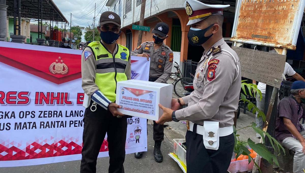 Operasi Zebra Lancang Kuning di Inhil Operasi Zebra Lancang Kuning 2020 yang digelar Satlantas Polres Karimun mengedepankan edukasi pencegahan COVID-19 dan keselamatan berkendara. (foto: abd)