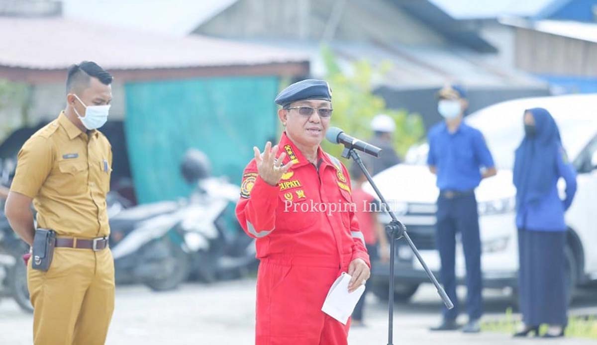 Bupati Inhil HM Wardan memimpin apel DPKP dalam rangka peningkatan disiplin dan profesionalitas tugas jajaran Dinas Pemadam Kebakaran. (foto: Prokopim Pemkab Inhil)