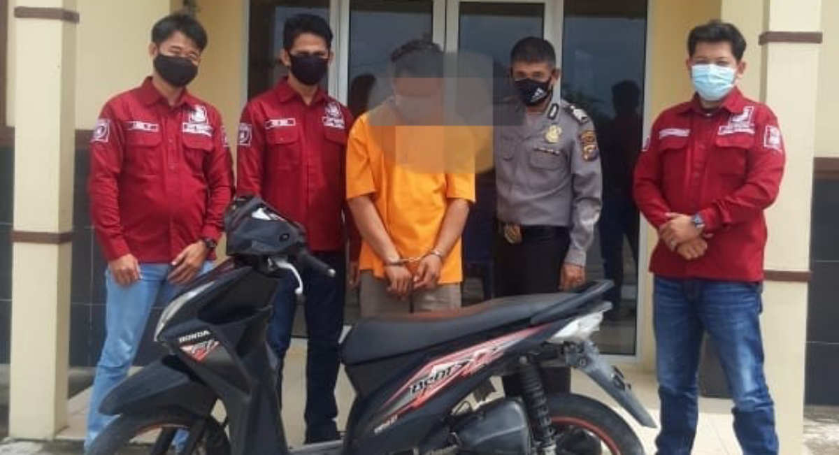 IMG-20201211-WA012020201211 Tersangka DTS setelah diamankan polisi.