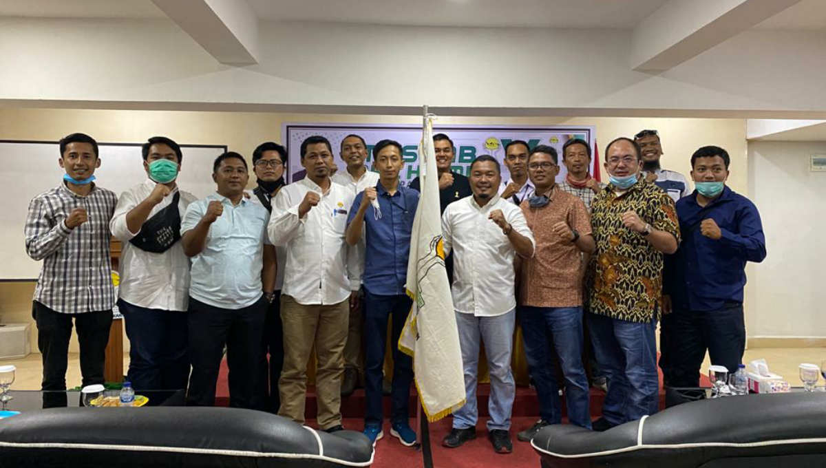 IMG-20201212-WA005320201212 Ketua, Pengurus dan Pembina HIPMI berfoto besama usai Muscab IV di Hotel Karimun City, Sabtu (12/12/2020). (foto: istimewa)