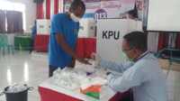 Pilkada di Rutan Karimun Warga Binaan Rutan Karimun menggunakan hak pilihnya dalam Pilkada Serentak 2020, Rabu (9/12/2020). (foto: yogi)