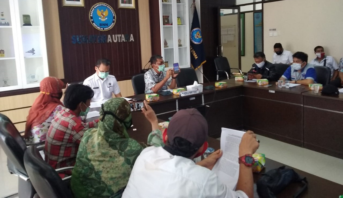 catatan akhir tahun BNNP Sumut Kepala BNNP Sumut, Brigjen Pol Atrial SH memaparkan capaian dan kinerja jajarannya selama 2020. Catatan Akhir Tahun - BNNP Sumut ungkap 62 kasus, 111 orang jadi tersangka. (foto: ronald sihombing)