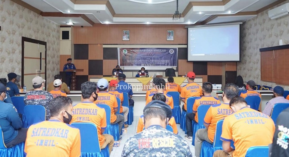 Pemkab Inhil gelar sosialisasi dan simulasi penanggulangan kebakaran bagi Satredkar. (foto: Prokopim Inhil)
