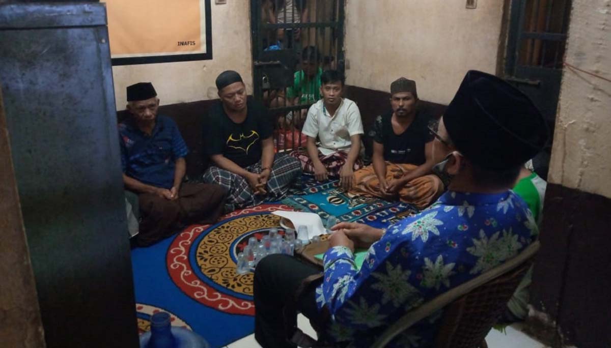 Binrohtal bagi para tahanan Polres Inhil, Rabu (27/1/2021). Ustadz Rukiyat berpesan penjara bukan akhir segalanya.