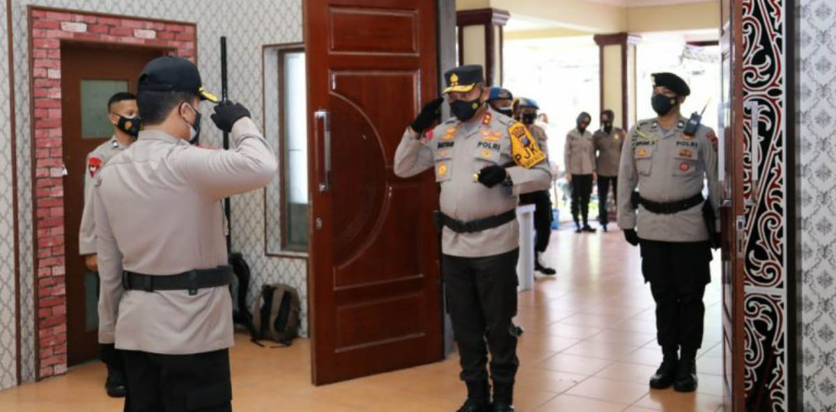 Kapolda Sumut Irjen Pol Martuani Sormin memimpin sertijab 14 pejabat utama.
