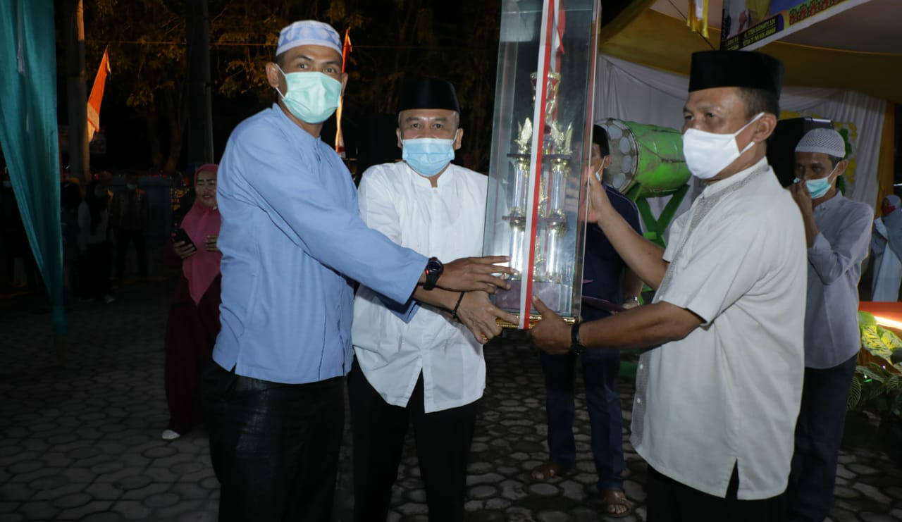 IMG-20210129-WA002320210129 Penyerahan piala bergilir MTQ tingkat Kecamatan Kota Kisaran Timur.