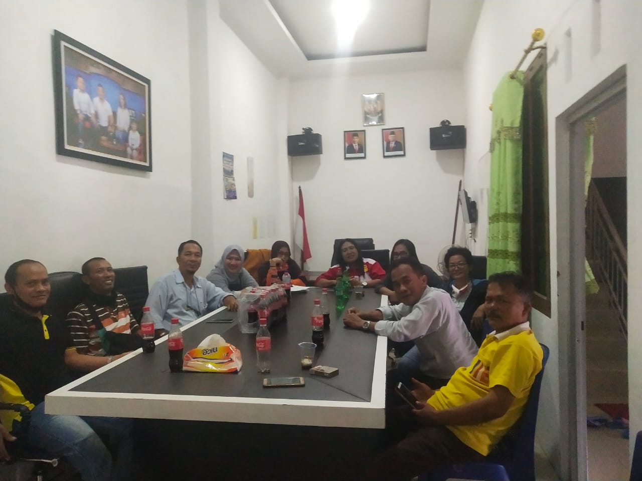 Perkumpulan Jurnal Team Sergap Indonesia DPP PJTSI dan Team Sergap menggelar rapat persiapan pelantikan sekaligus memperkenalkan website organsasi, LBH dan fasilitas pendukung organisasi lainnya.