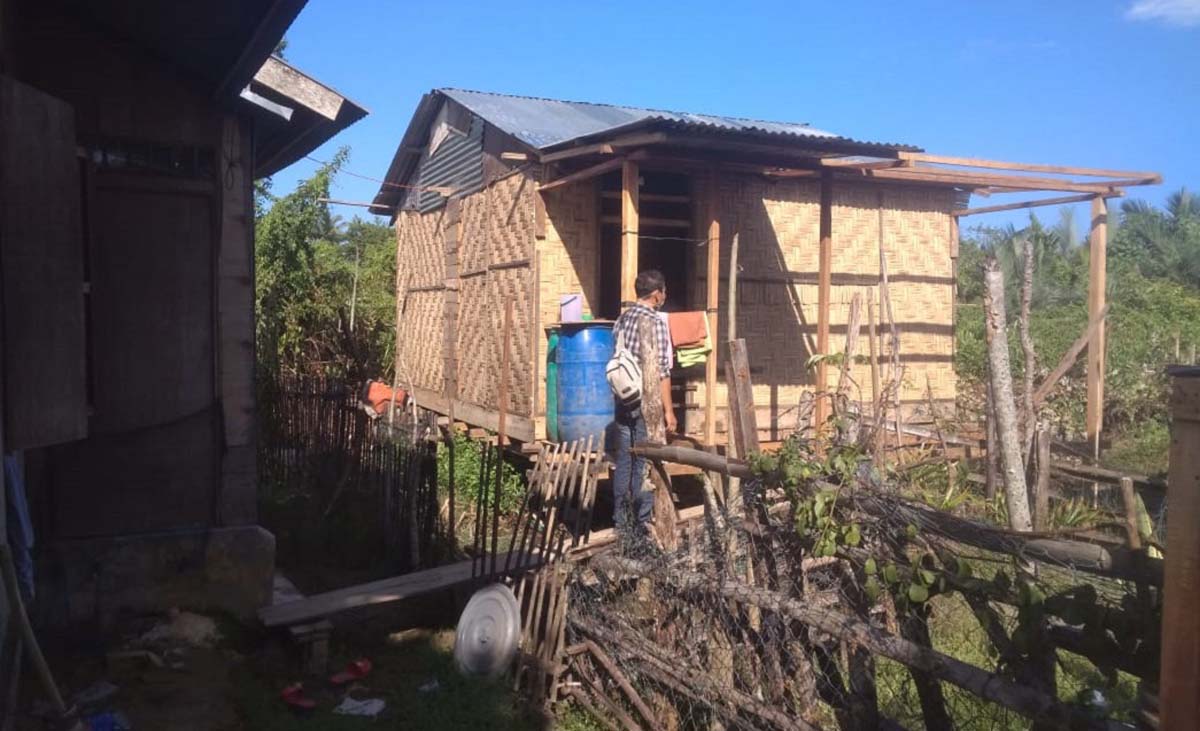 Rumah keluarga Erwin dan Julianti yang tergolong keluarga kurang mampu. (foto: istimewa)