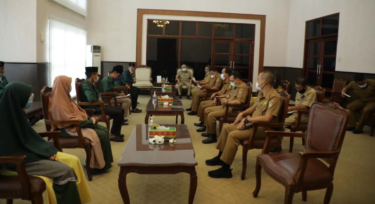 Bupati Asahan audiensi ikatan pelajar Al Wasliyah Ikatan Pemuda Al Washliyah Asahan menggelar audiensi dengan Bupati Asahan.
