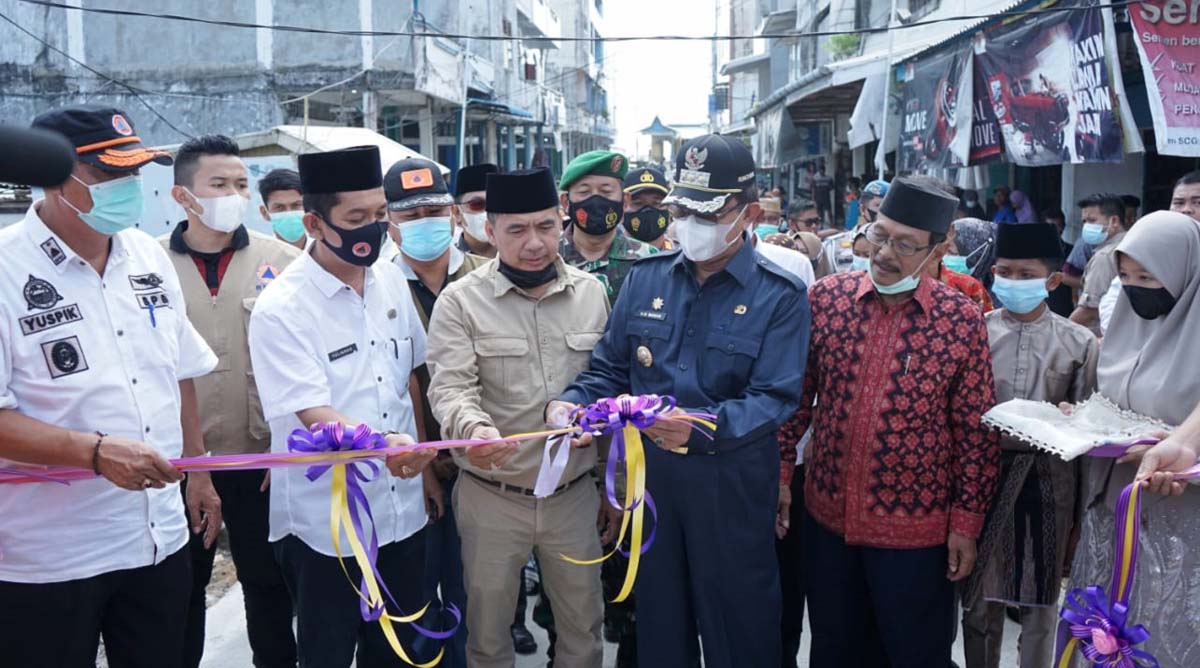 Bupati inhil resmikan jembatan kuala enok-tanah merah Bupati Inhil HM Wardan meresmikan jembatan yang menghubungkan Kuala Enok dengan Tanah Merah, Rabu (17/2/2021).