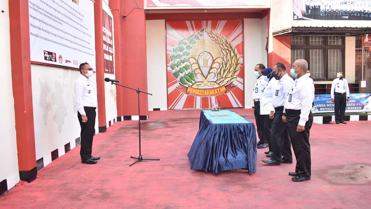 Deklarasi wilayah bebas korupsi lapas pamekasan Deklarasi dan janji kinera pegawai Lapas Kelas II A Narkotika Pamekasan menuju Zona Integritas untuk pembangunan Wilayah Bebas Korupsi dan Wilayah Birokrasi Bersih Melayani.