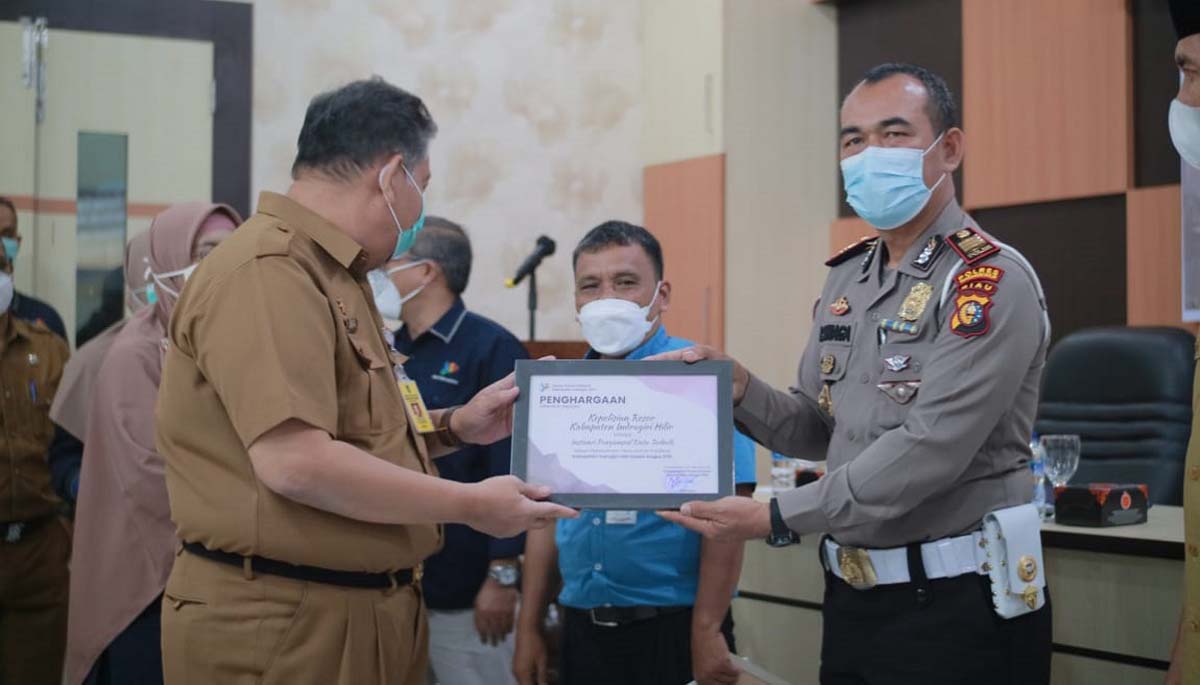 Polres Inhil terima penghargaan instansi terbaik